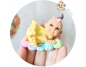 Marturie de botez magnet "Cute Baby Girl" fetita cu tutu galben personalizata cu numele 